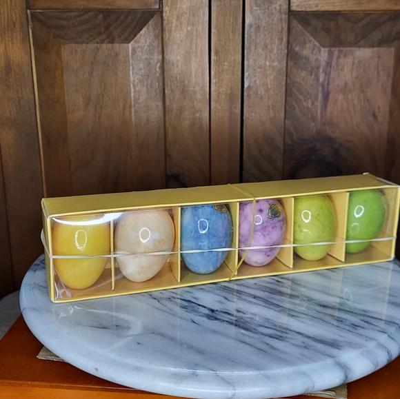 Alabaster Egg Set - Picture 10 of 10